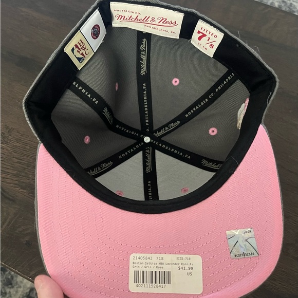 Boston Celtics NBA Pink & Gray Hat - Picture 2 of 4